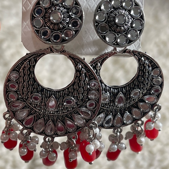 Earrings - Picture 1 of 1